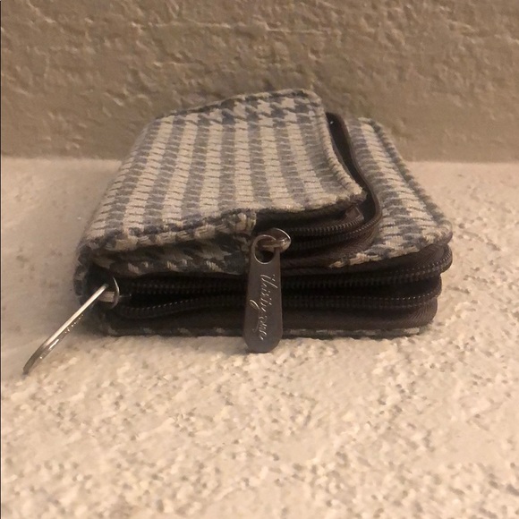 Thirty-one Wallet - FREE W/PURCHASE - Picture 4 of 8